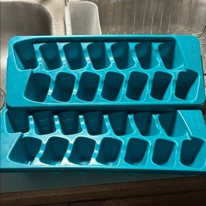 EUC Sterilite Aqua Ice Cube Trays Set of 2